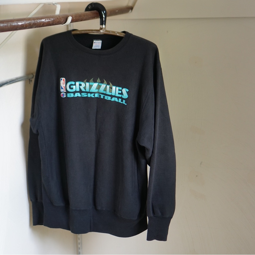 Vintage NBA Vancouver Grizzlies Champion Reverse Weave Black Sweater